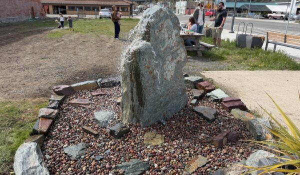deezrocks-water-feature-stone-fountain-washington