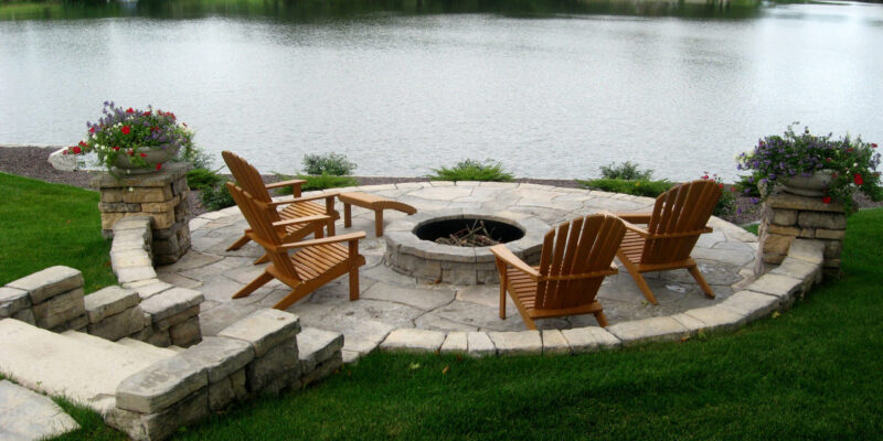 Flagstone paving and outdoor fireplace stone - flagstone and patio stone - DeezRocks - Cle Elum, WA and Clark Fork, ID