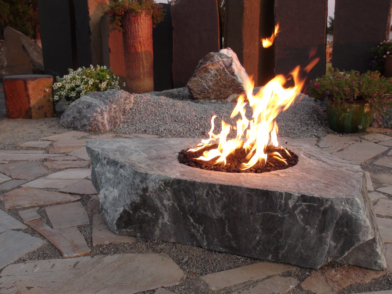 custom-stone-fire-feature-natural-flagstone-patio-deezrocks-cle-elum-washington