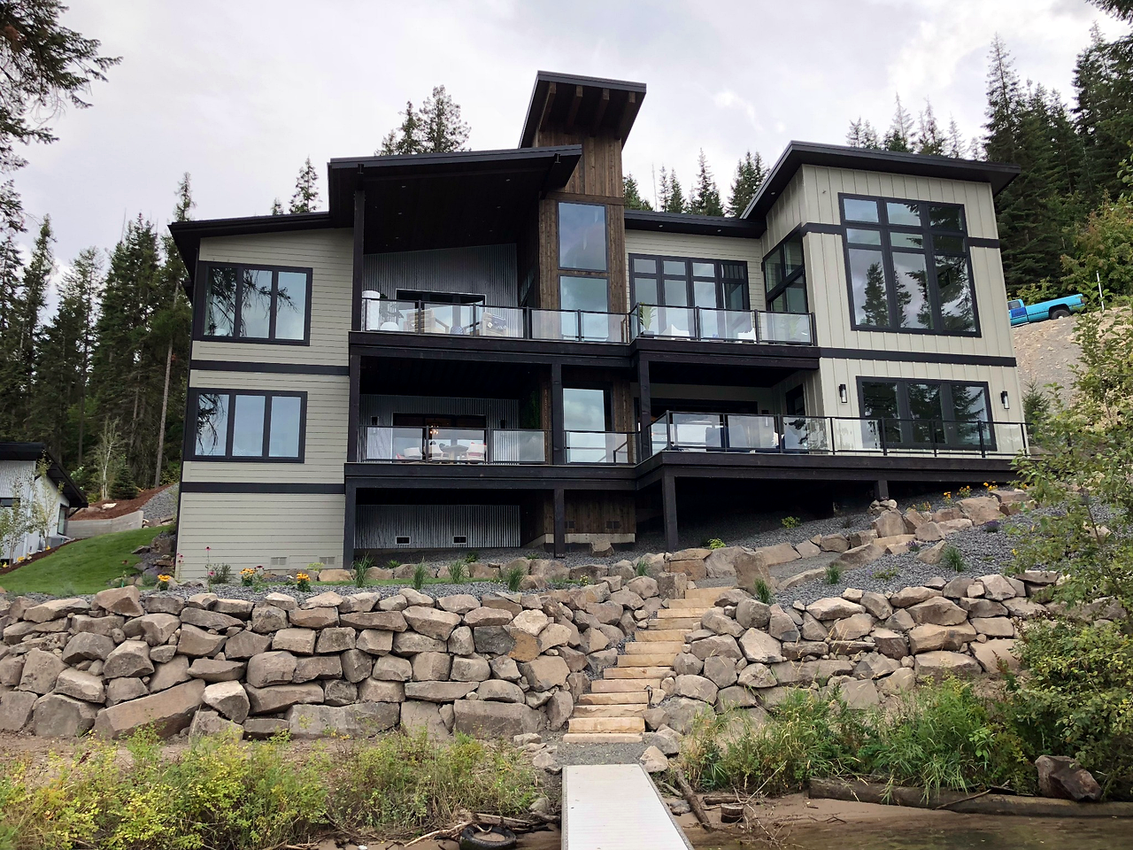 lakefront-boulder-retaining-wall-modern-home-deezrocks-clark-fork-idaho