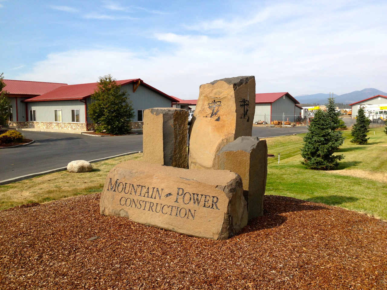 multiple-large-stone-signage-business-deezrocks-cle-elum-washington