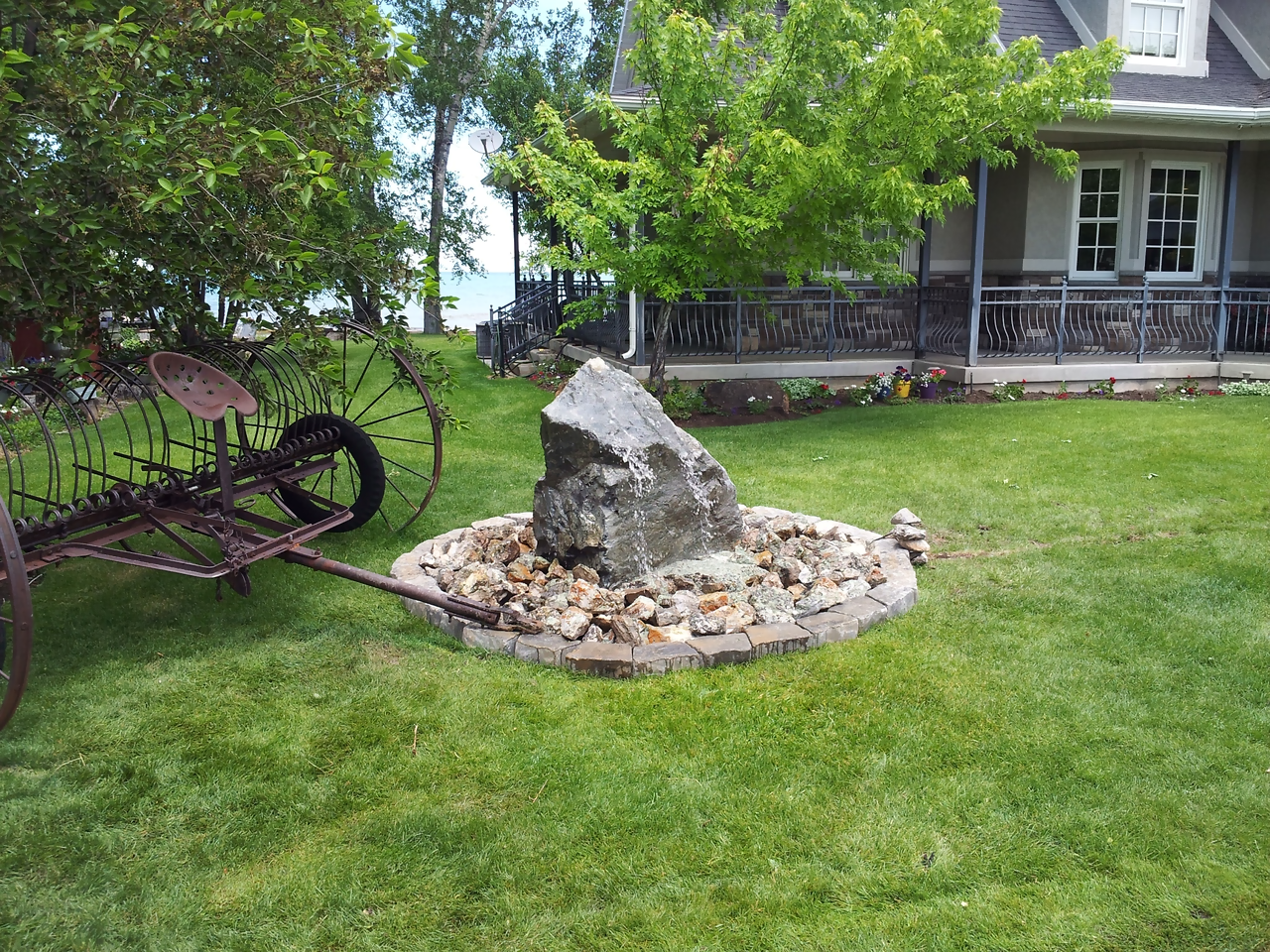 natural-stone-water-feature-for-house-cle-elum-washington-deezrocks