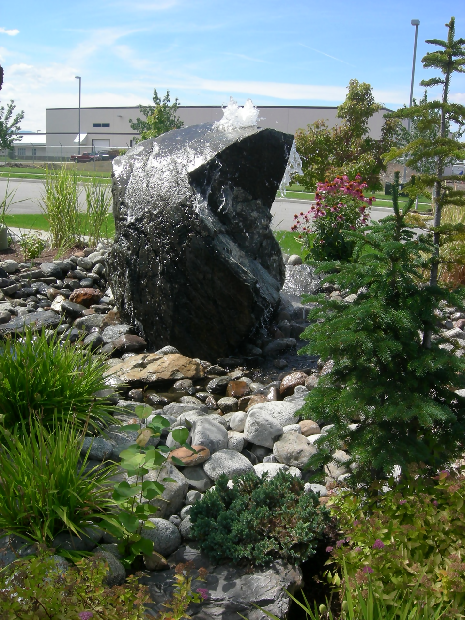 premium-black-stone-water-feature-garden-cle-elum-washington-deezrocks