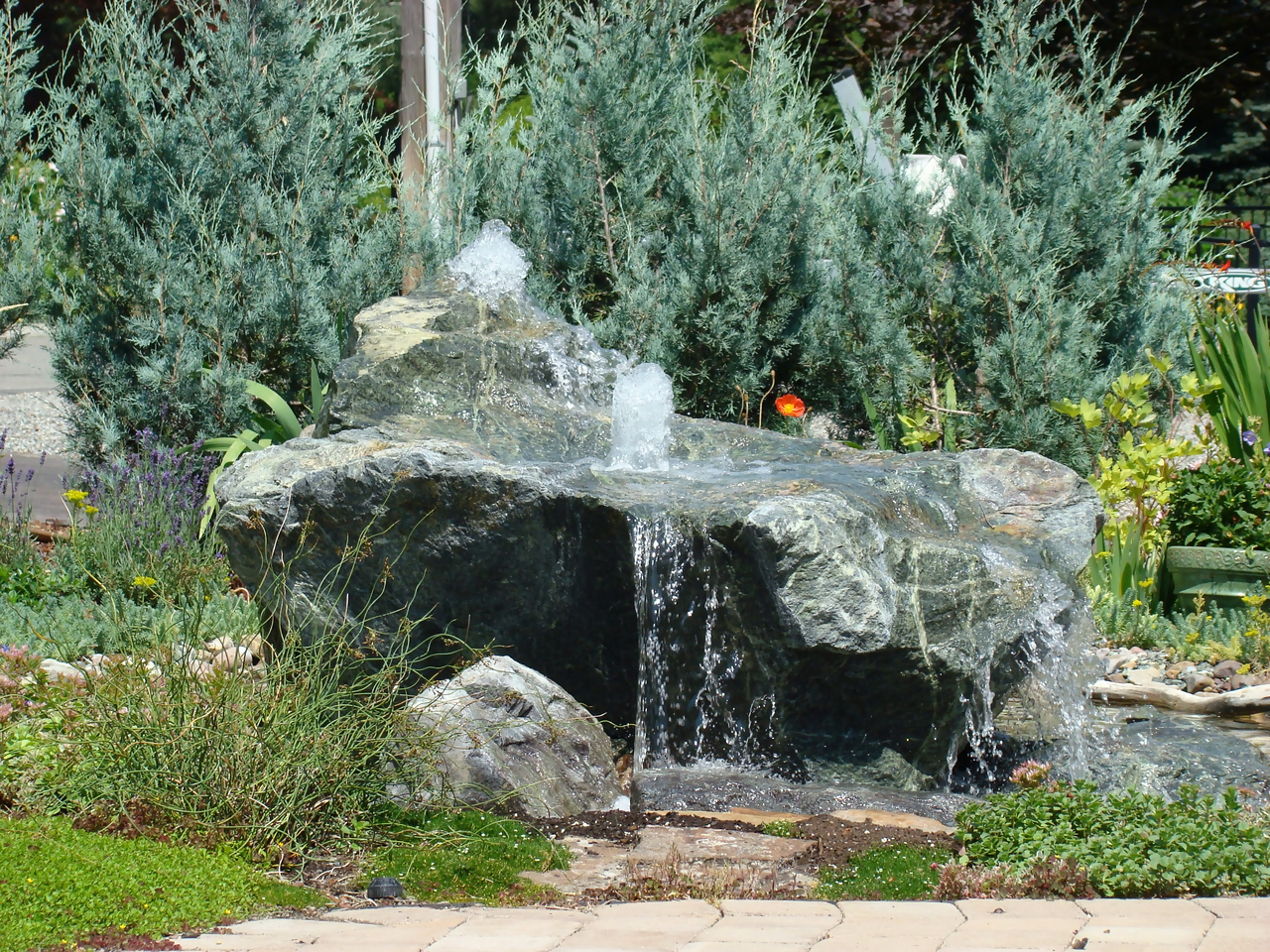 premium-stone-water-feature-delivers-cle-elum-washington-deezrocks