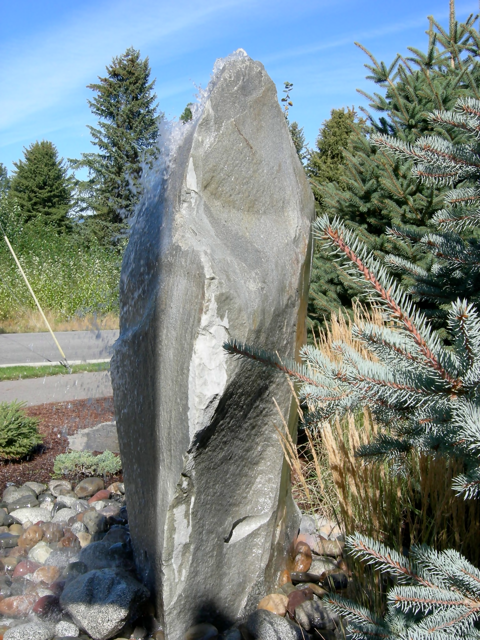 tall-slate-stone-water-feature-installation-clark-fork-idaho-deezrocks